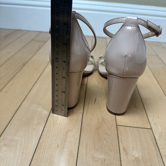 UNISA Nude Neutral Chain Link Detail Heels Sandals Size 9.5 Patent - Picture 10 of 13